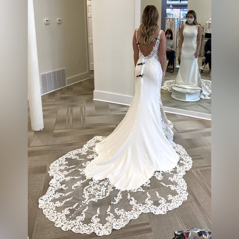 Essense of Australia D2993 - discontinued wedding gown